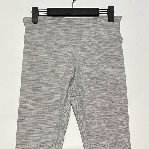 Lululemon Heathered Grey Cropped Leggings Size 6 - Picture 2 of 6